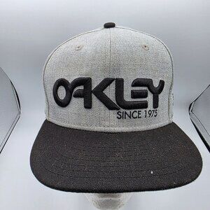 Oakley Since 1975 New Era 9Fifty Snapback Hat Gray Black Adjustable Flat Brim Ca
